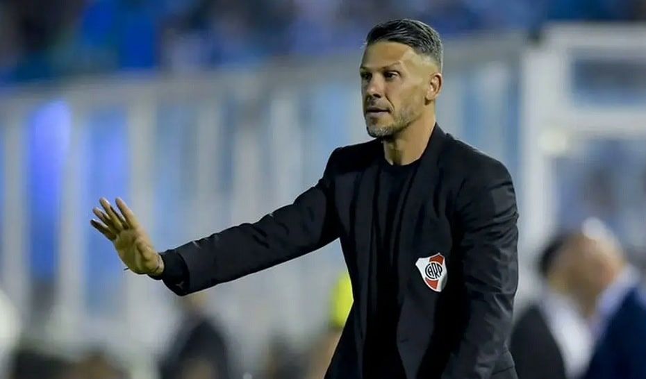 Demichelis dando indicaciones DT River