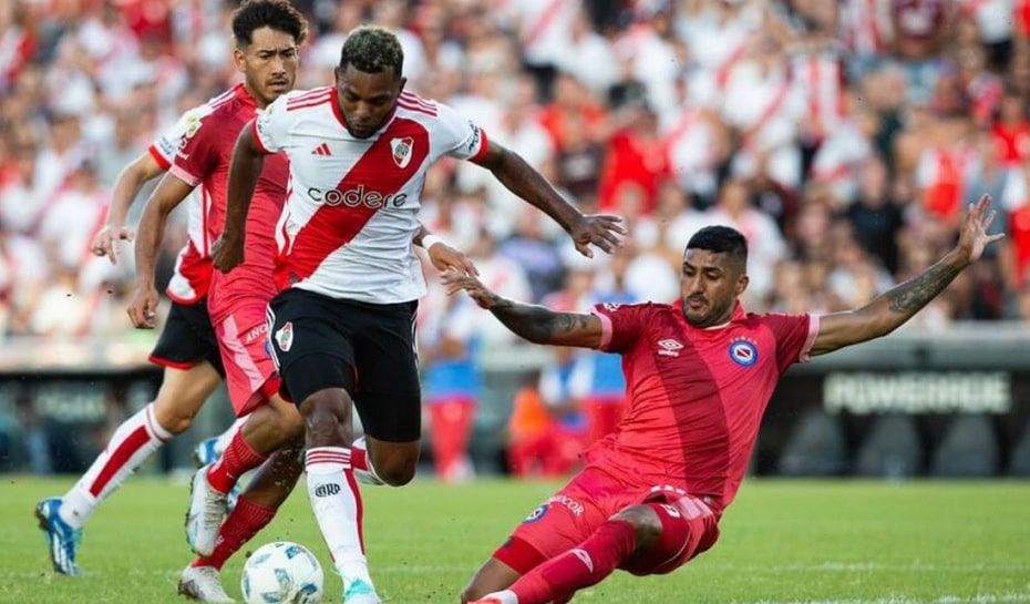 River empata con Argentinos por la Copa de la Liga