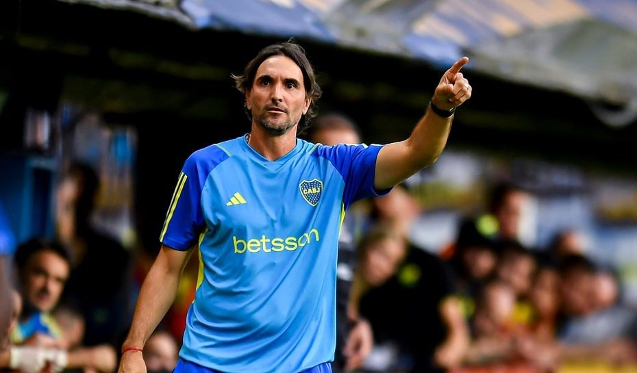 Diego Martínez dirigiendo Boca
