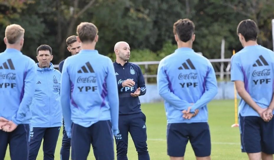 Selección sub 23 entrenando
