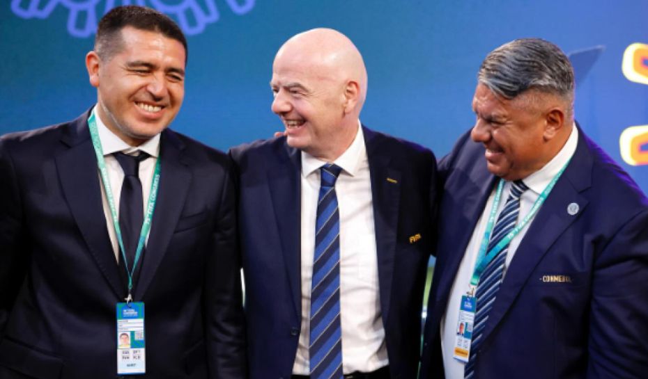 Infantino, Riquelme y Tapia juntos