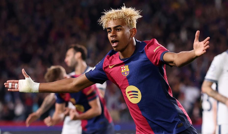 Lamine Yamal festejando un gol con Barcelona