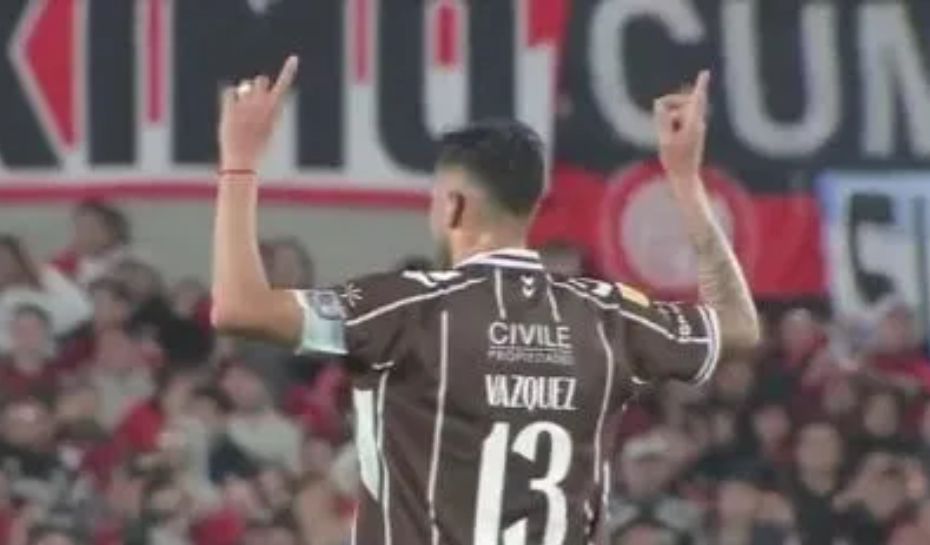 Festejo de gol a River de Nacho Vázquez