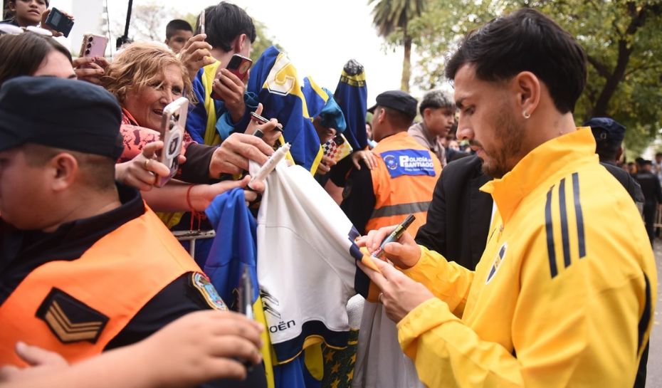Paredes con los hinchas de Boca