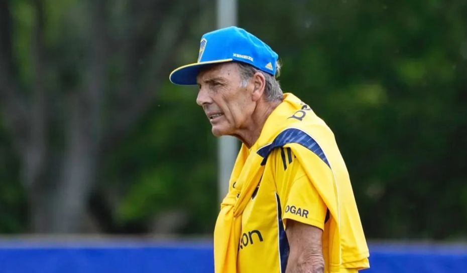 Russo como DT de Boca en el entrenamiento