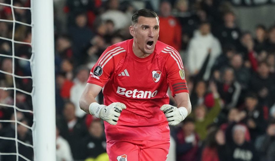Armani atajó un penal en River