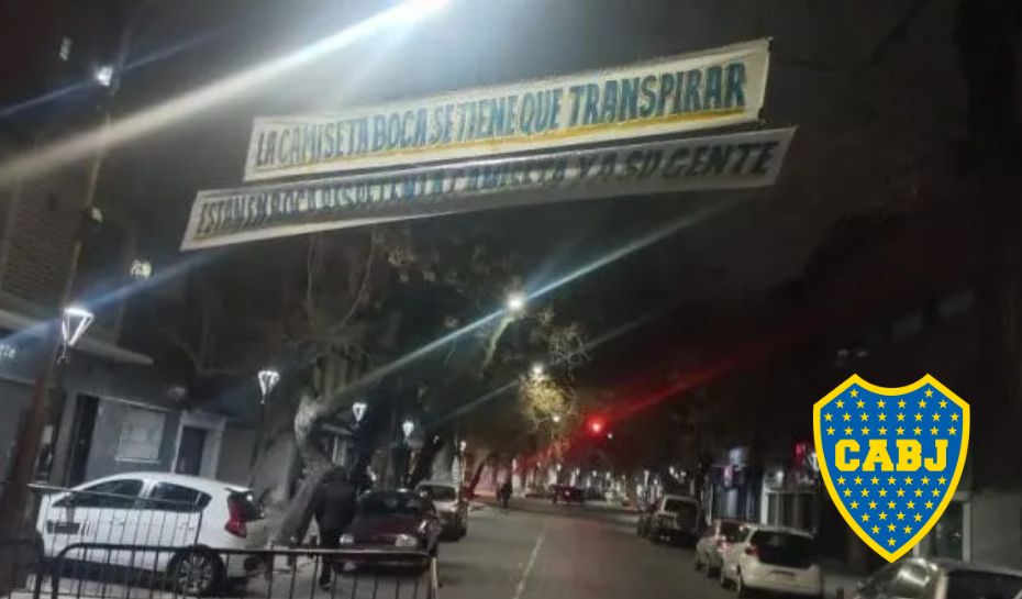 Cartel con mensaje para el plantel de Boca
