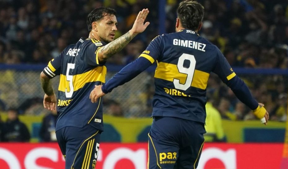 Festejo de gol de Gimenez para Boca