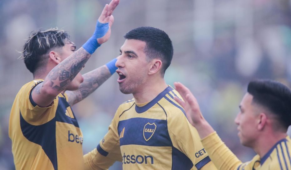 Festejo de gol de Rodrigo de Battaglia en Boca