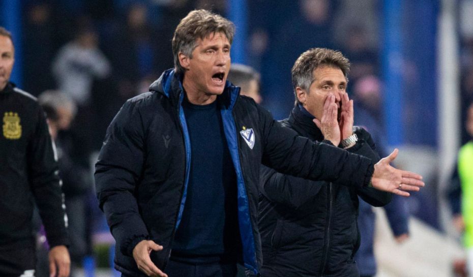 Guillermo Barros Schelotto enojado como DT de Vélez