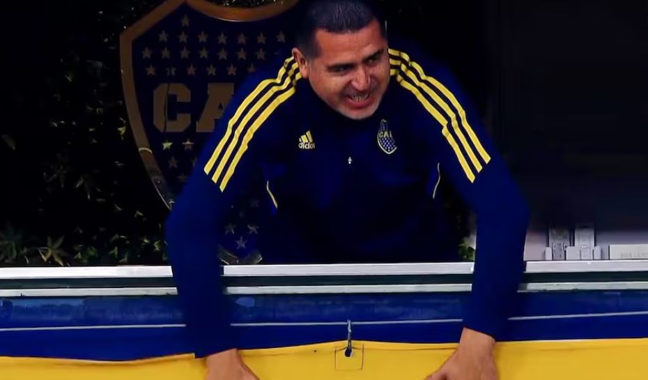 Riquelme riendo en Boca después del empate