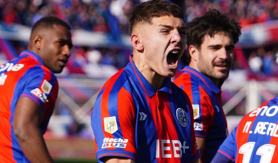 Salinardi festeja su gol en San Lorenzo