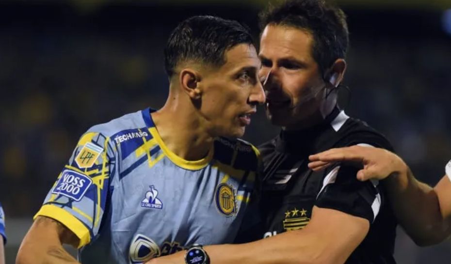 Di María enojado en Rosario Central