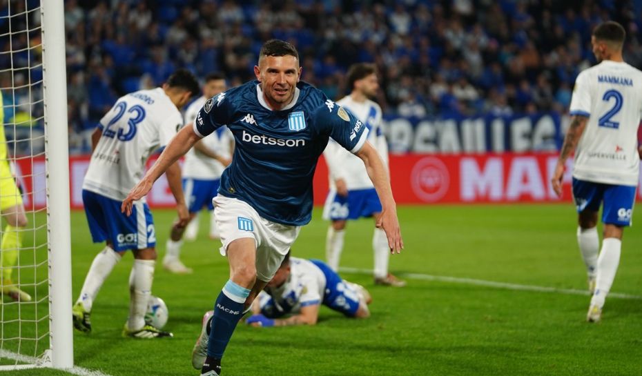 Gol y festejo de Maravilla Martínez en Racing