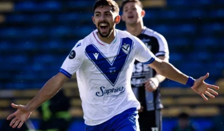 Gordon festejando gol en Vélez
