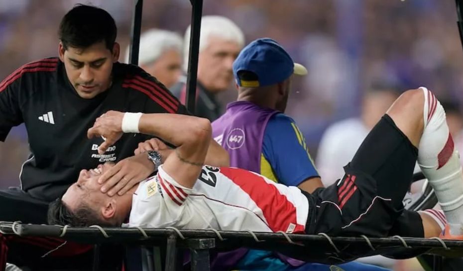 Maxi Meza lesionado en partido de River