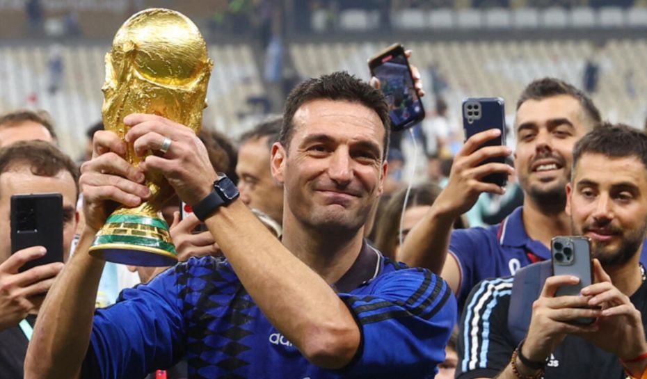 Scaloni con la Copa del Mundo