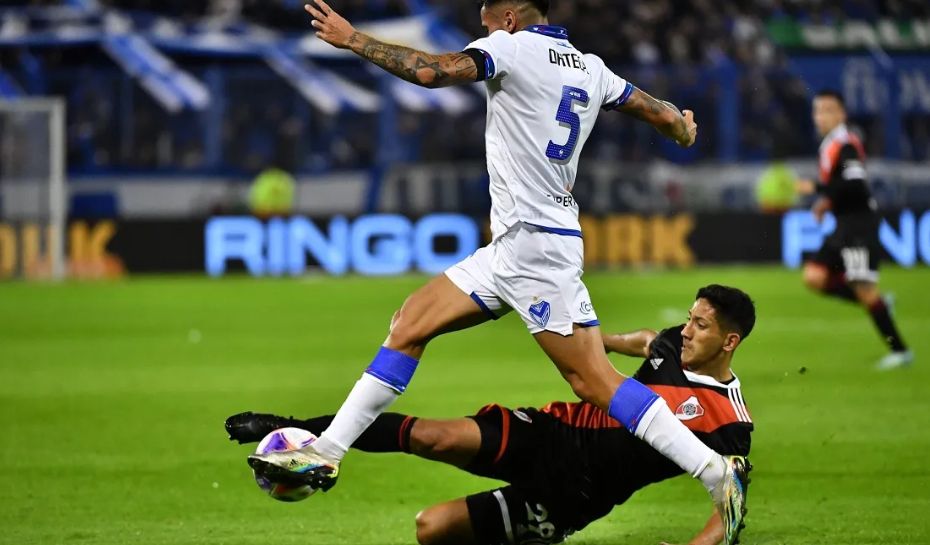 River vs. Vélez Enfrentándose
