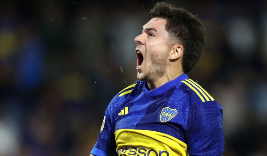 Blondel festejando un gol en Boca