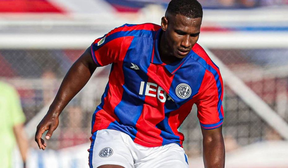 Romaña jugando para San Lorenzo