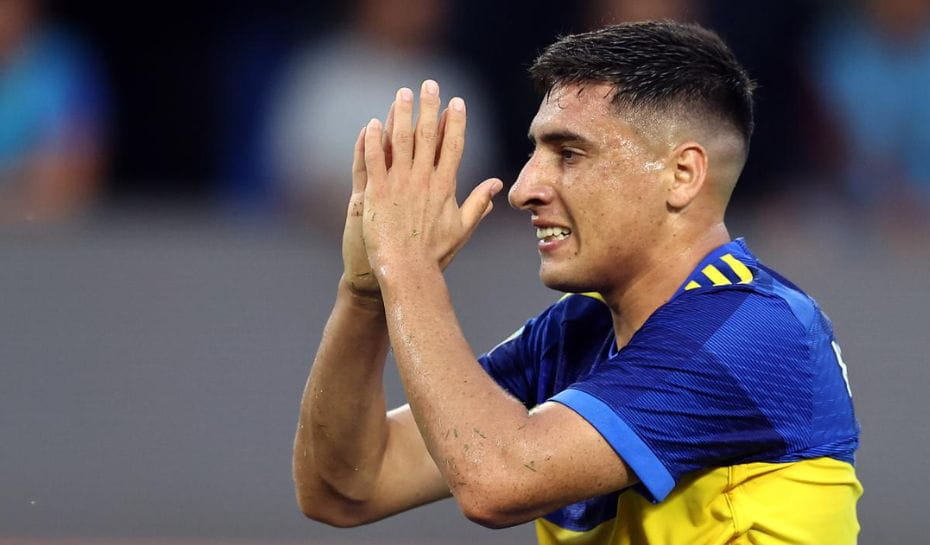 Merentiel en el piso jugando para Boca