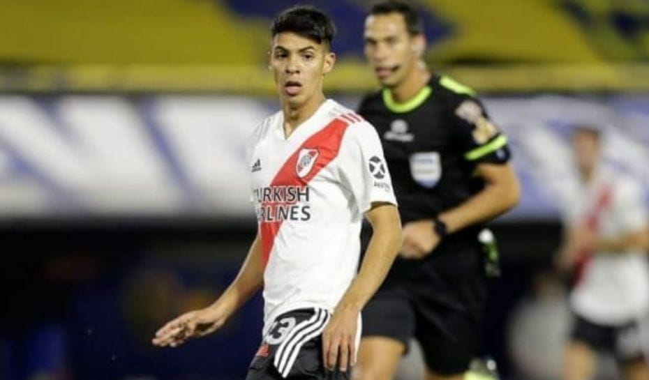 Tomás Galván jugando para River
