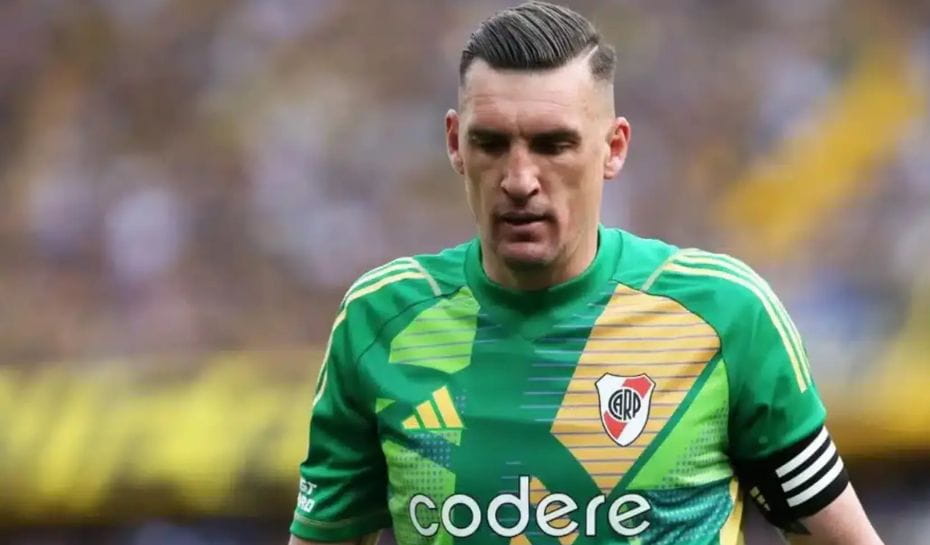 Armani con la camiseta de RIver