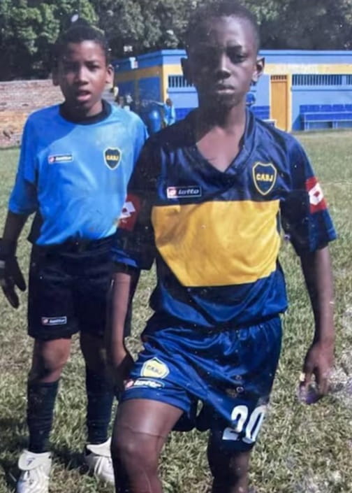 Cetré con la camiseta de Boca Juniors de Cali
