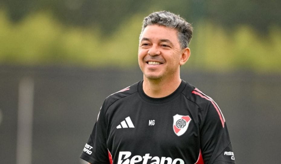 Gallardo sonriendo en la práctica