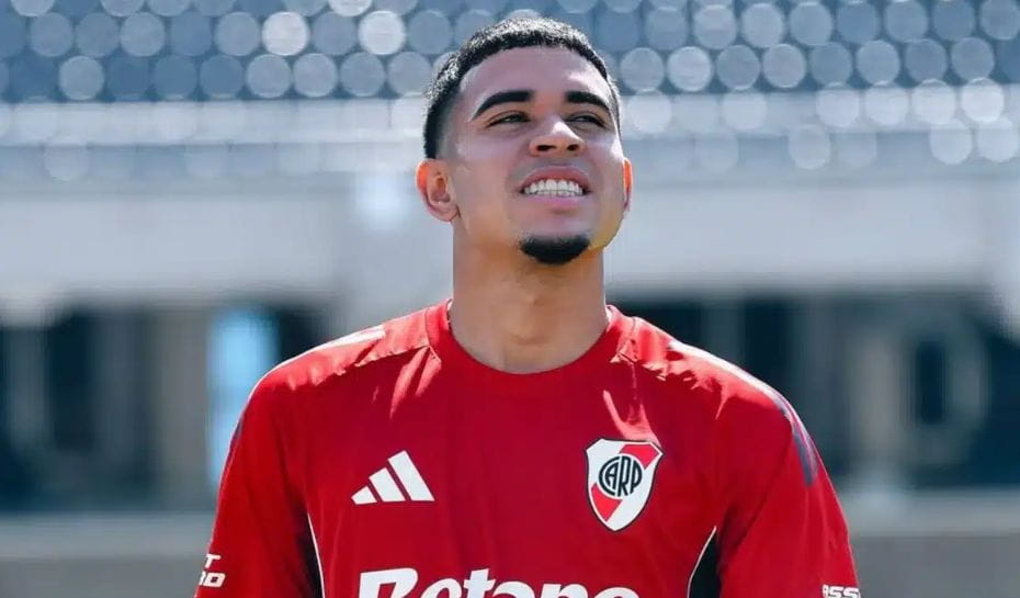 Kendry Páez en entrenamiento de River