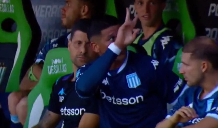 El provocativo gesto de Rojo a hinchas de Banfield