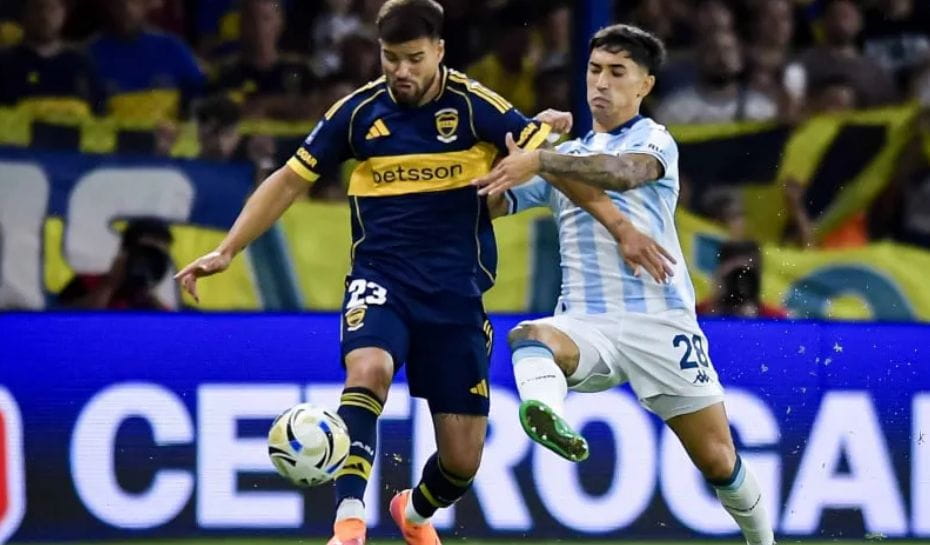 Weigandt, disputando una pelota con Solari (Foto: Marcelo Endelli/Getty Images)