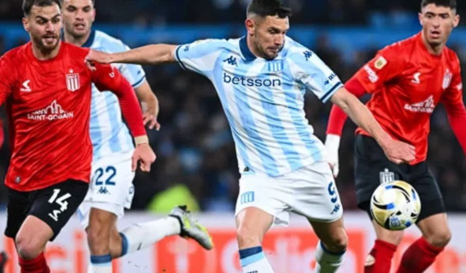 Adrián Martínez en el Clásico Independiente vs. Racing
