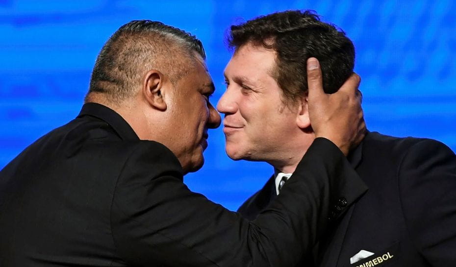 El Chiqui Tapia junto a Alejandro Dominguez