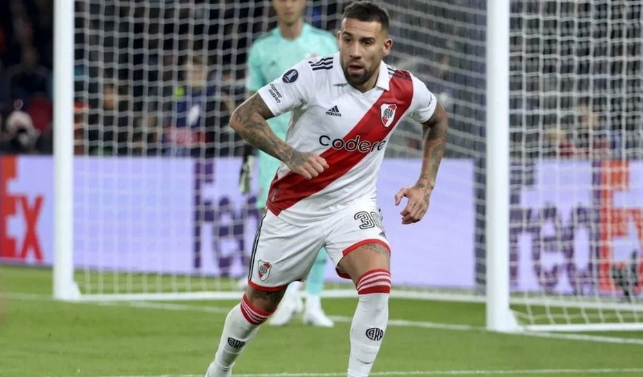 Otamendi con la camiseta de River