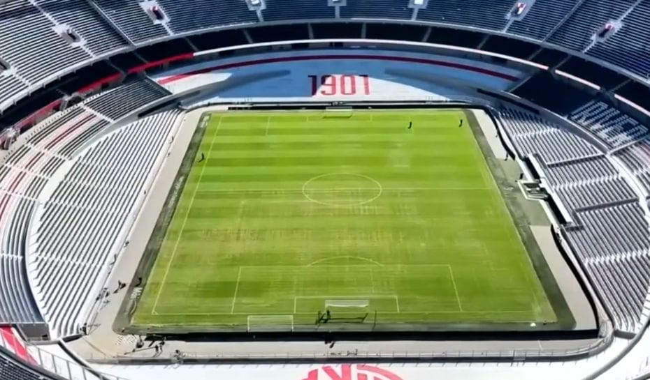 Cesped en mal estado del Monumental en la previa del Boca vs. River 2026