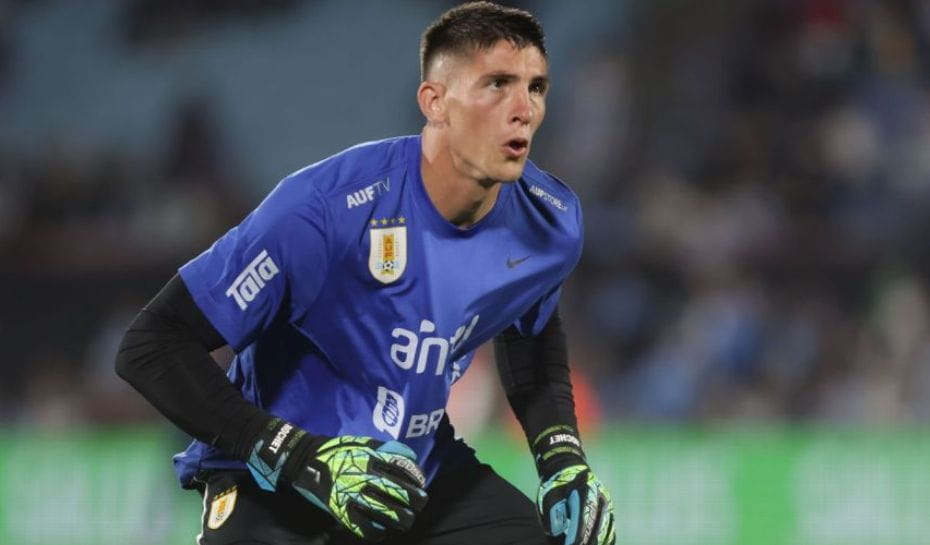 Sergio Rochet atajando en la selección de Uruguay (Foto: EFE)