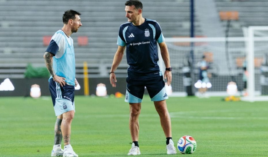 Scaloni y Messi en el entrenamiento para el Mundial 2026 (Foto: AFA)