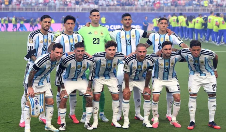 Equipo argentino frente a Suiza en el Mundial 2026 (Foto: Getty)