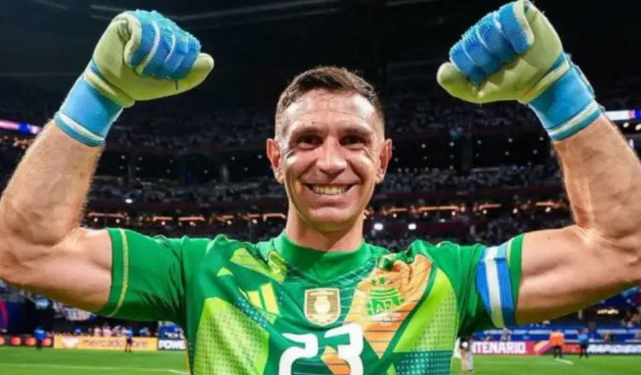 Festejo de Dibu Martinez en la Selección Argentina (Foto: Chris Brunskill/Fantasista/Getty Images)