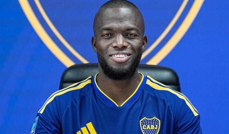 Enner Valencia con la camiseta de Boca