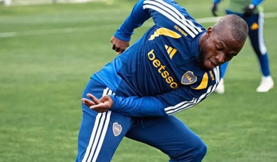 Enner Valencia en la práctica de Boca (Foto: @BocaJrsOficial)