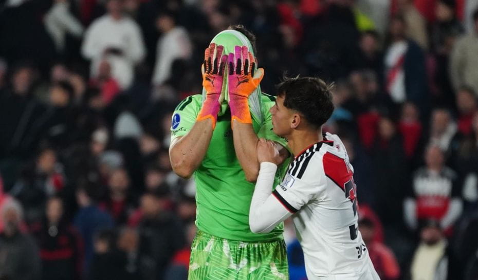 El lamento de River tras la eliminación en la Copa Sudamericana 2026 (Foto: Marcelo Carroll - Clarín)