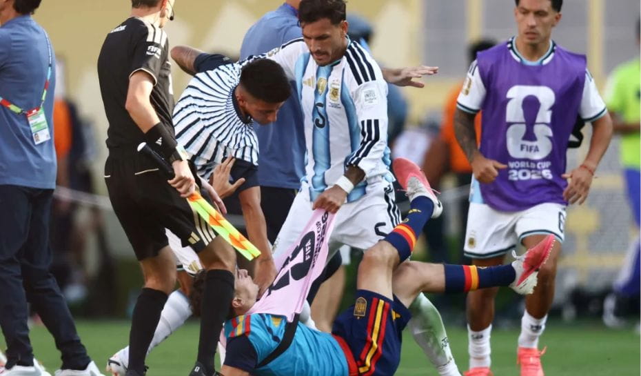 Pelea de Paredes en la final del Mundial 2026 (Foto: Charly Triballeau/AFP vía Getty Images)