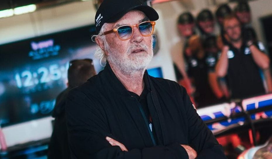 Flavio Briatore viendo la F1 (Foto: IG F.B.)