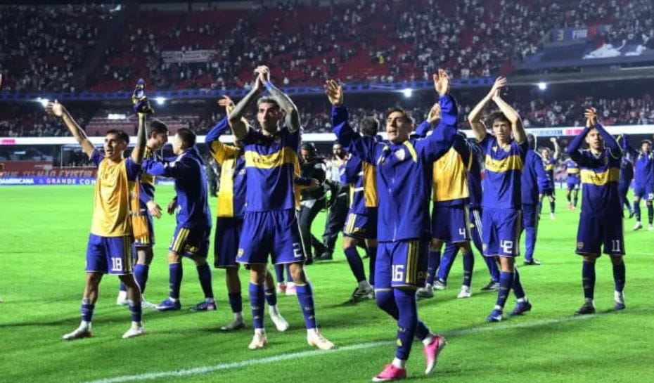 El festejo de los jugadores de Boca por el pase a la semifinal de la Copa Sudamericana 2026 (Foto: Alexandre Schneider/Getty Images)
