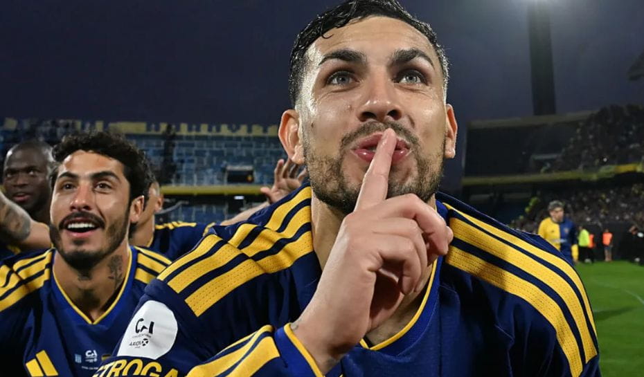 Los festejos de Paredes tras el triunfo de Boca (Foto: Getty)