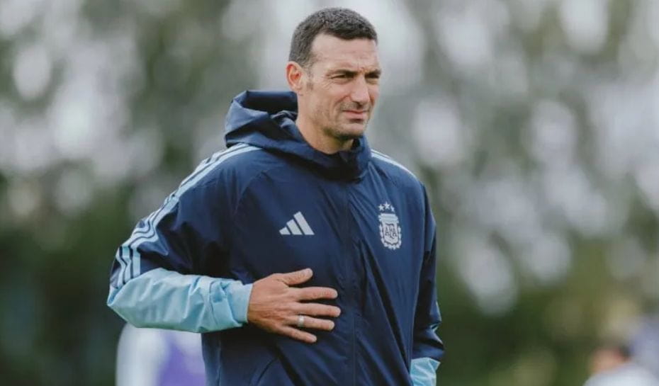Scaloni en la práctica con la Selección Argentina (Foto: AFA)