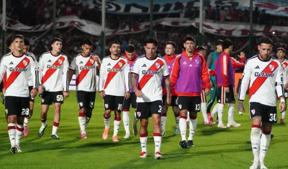 La frustración de River tras el empate con Sarmiento por el Clausura 2026 (Foto: Clarín)