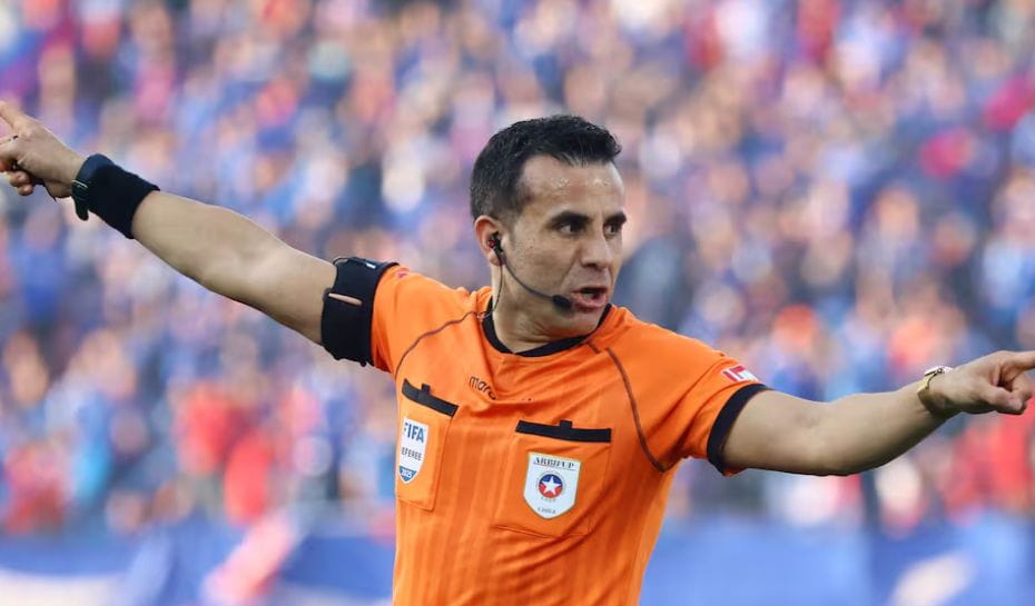 Árbitro Piero Maza (Foto: Jonnathan Oyarzun/Photosport)